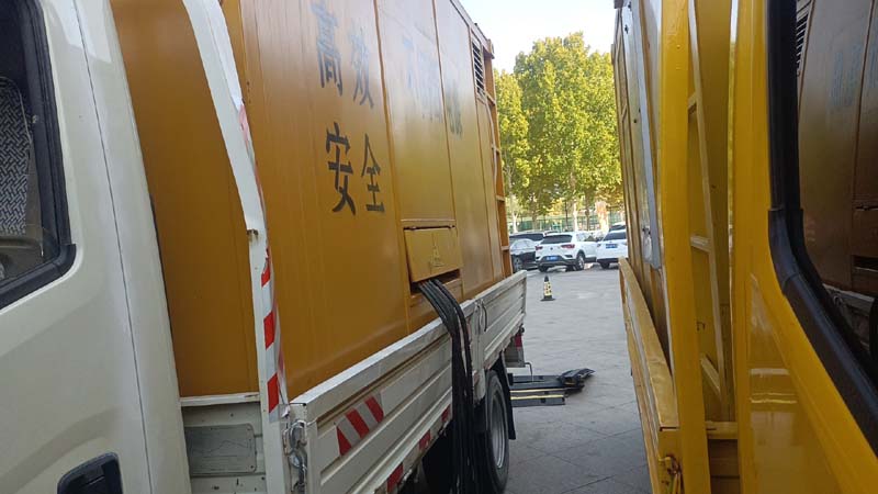 承留镇如何判断柴油发电机组和UPS电源的切换时间是否符合要求？
