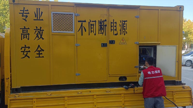 承留镇柴油发电机组和UPS电源配合使用时，如何避免切换过程中的电力中断？