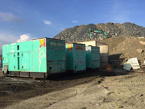 承留镇如何判断柴油发电机充电系统中的整流器是否正常？